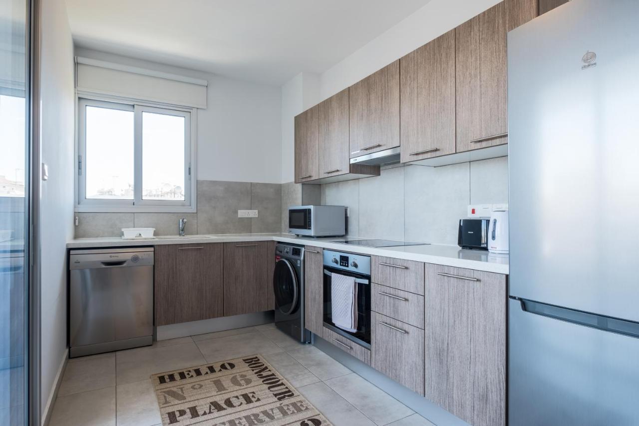 Solaar Apartments Faneromeni Ларнака Екстериор снимка