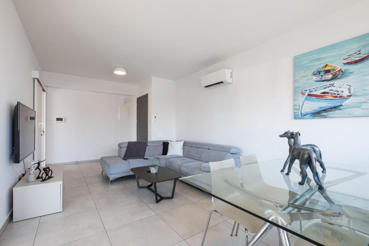 Solaar Apartments Faneromeni Ларнака Екстериор снимка