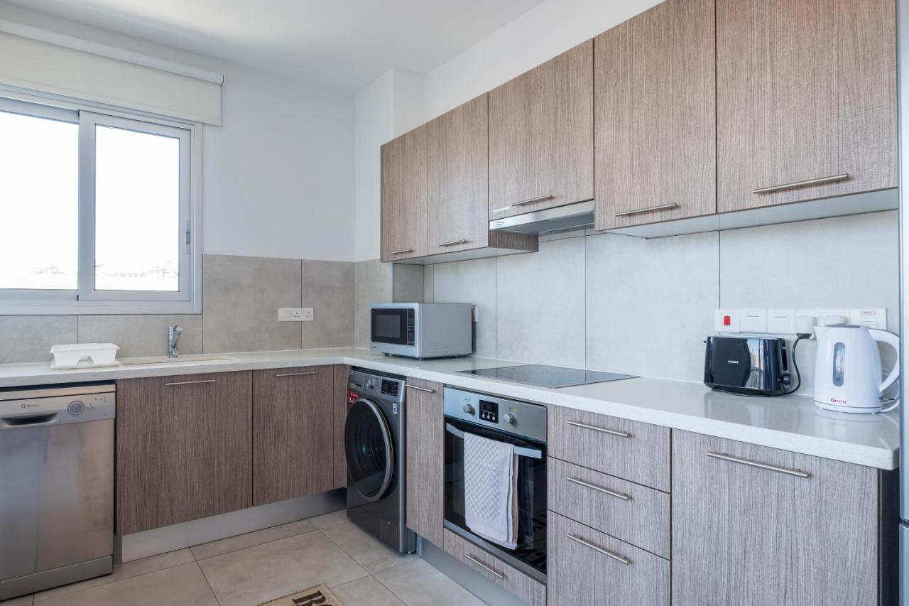 Solaar Apartments Faneromeni Ларнака Екстериор снимка