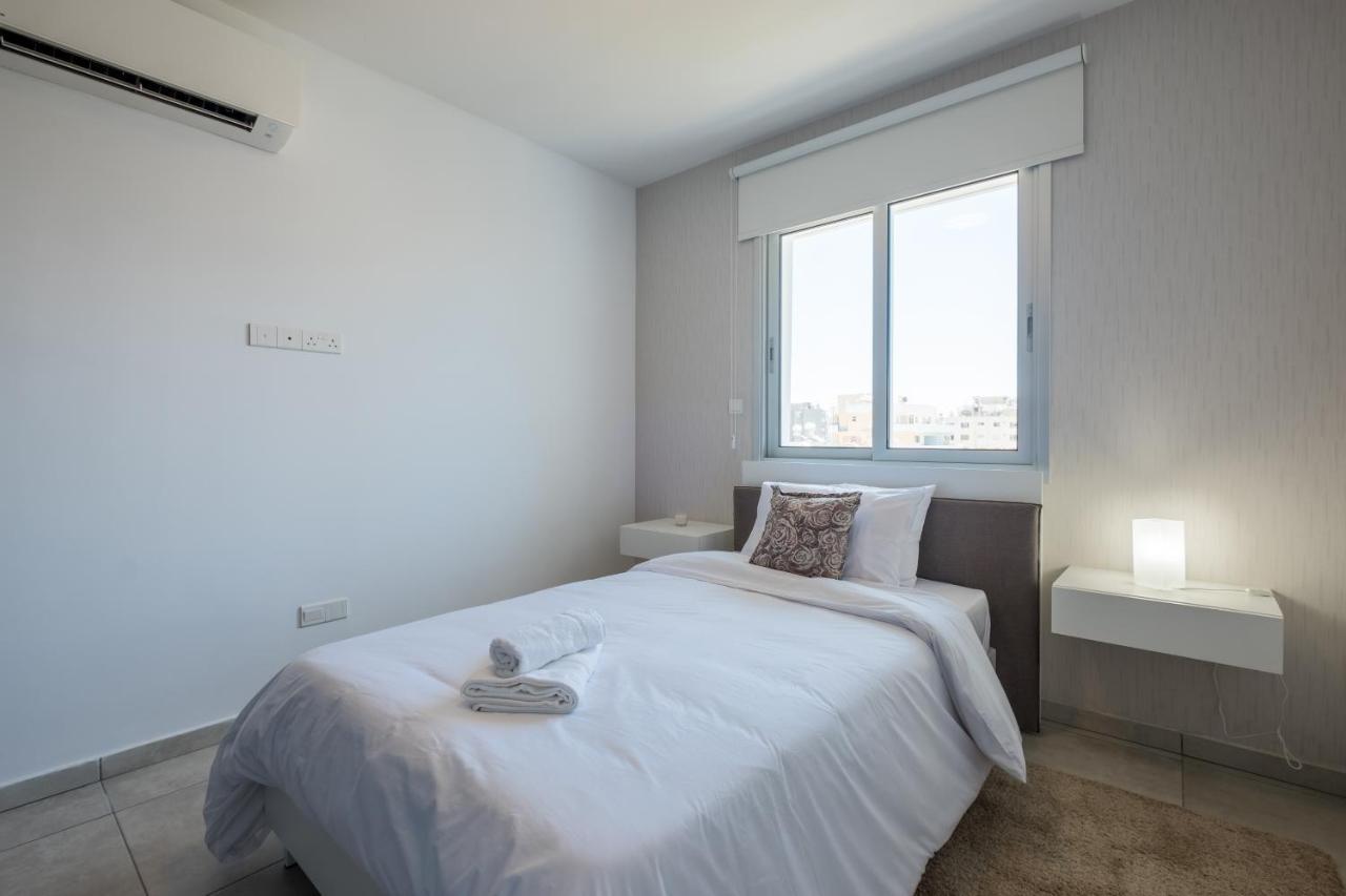 Solaar Apartments Faneromeni Ларнака Екстериор снимка
