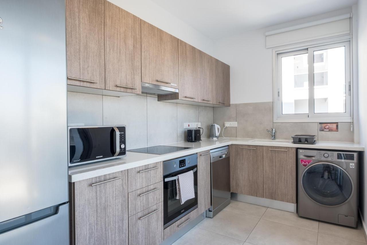 Solaar Apartments Faneromeni Ларнака Екстериор снимка