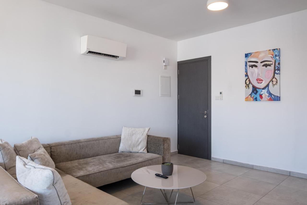 Solaar Apartments Faneromeni Ларнака Екстериор снимка