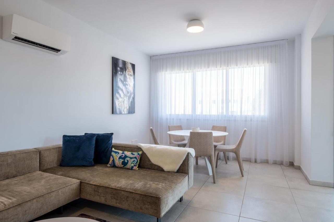 Solaar Apartments Faneromeni Ларнака Екстериор снимка